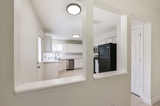 Building Photo - 9202 Bayou Bluff Dr