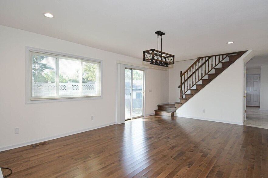 Building Photo - 306 Bright Meadows Dr