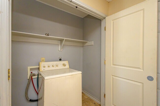 Building Photo - 4416 Wild Flower Ave