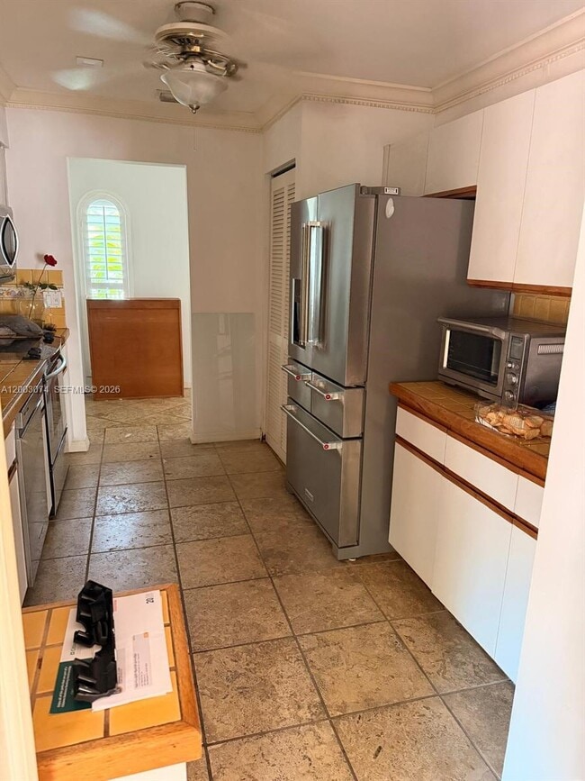 Building Photo - 401 Warren Ln