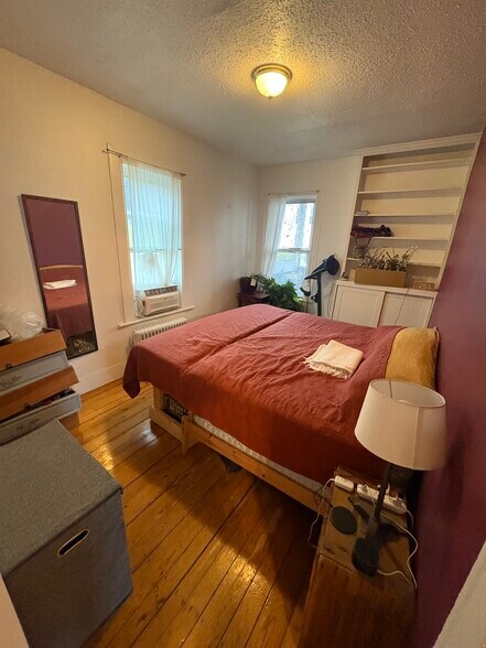 Building Photo - 66 Callender St