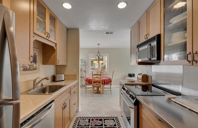 Building Photo - 8216 Woolburn Dr