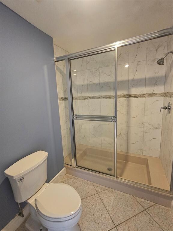 Building Photo - 633 Deer Crk Lk Pt S Ln