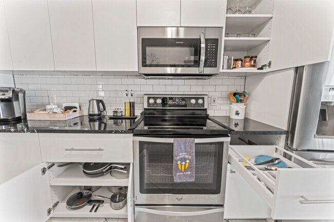 Building Photo - 8745 Sol Terrace