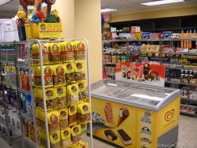 Building Photo - 3901 S Ocean Dr