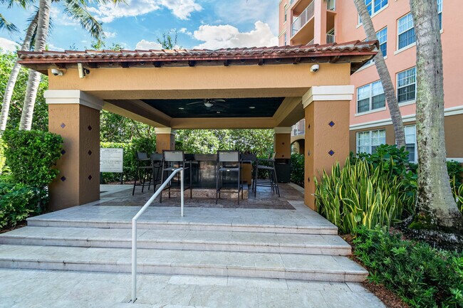 Building Photo - 19601 E Country Club Dr