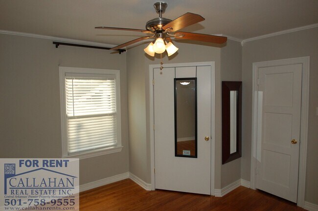 Building Photo - Park Hill 2 Bedroom Home