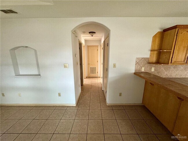 Building Photo - 17 Aruba Dr