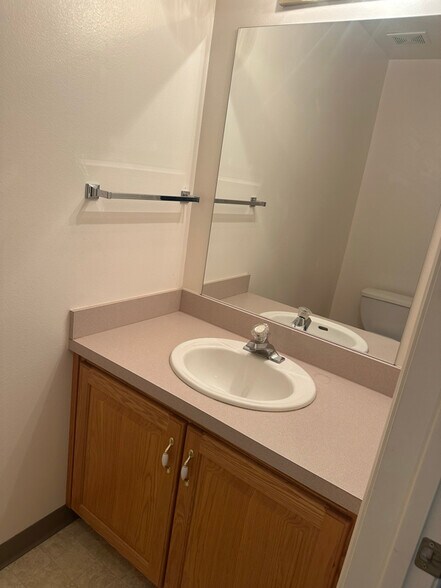 Building Photo - 988 E 900 S