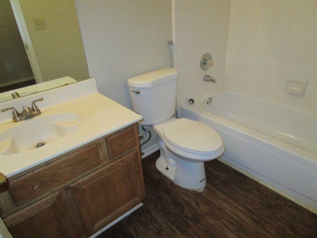 Building Photo - 1851 Green Oak Cir
