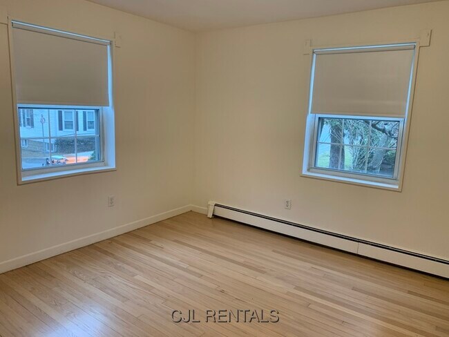 Building Photo - 67 Grove St