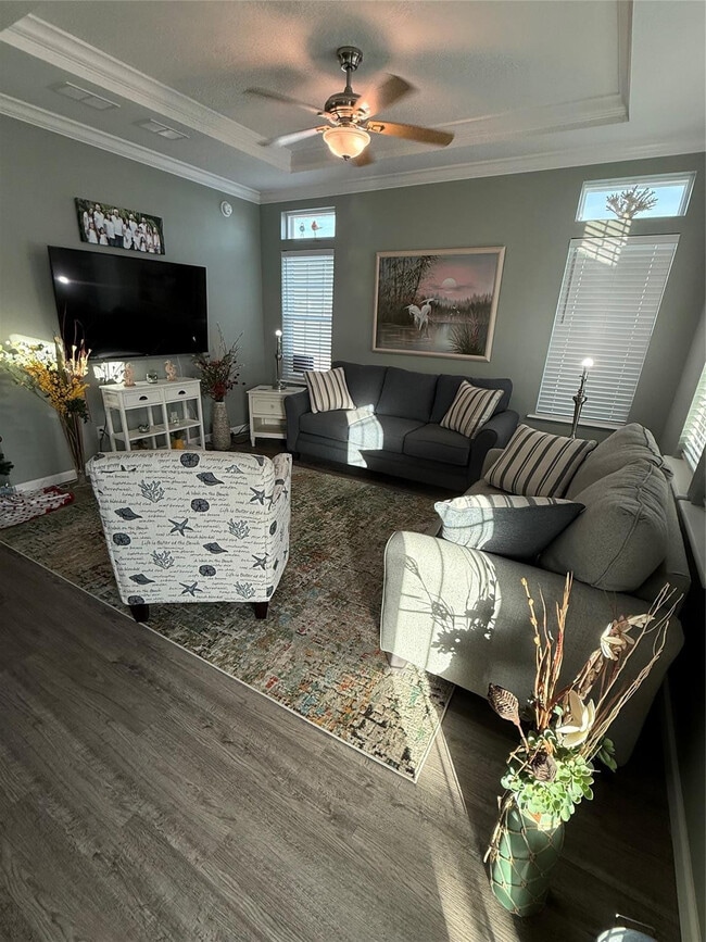 Building Photo - 348 NE Starboard Way