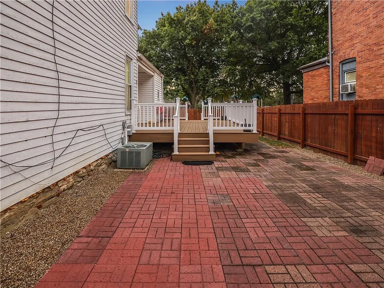 Building Photo - 1728 Chislett St