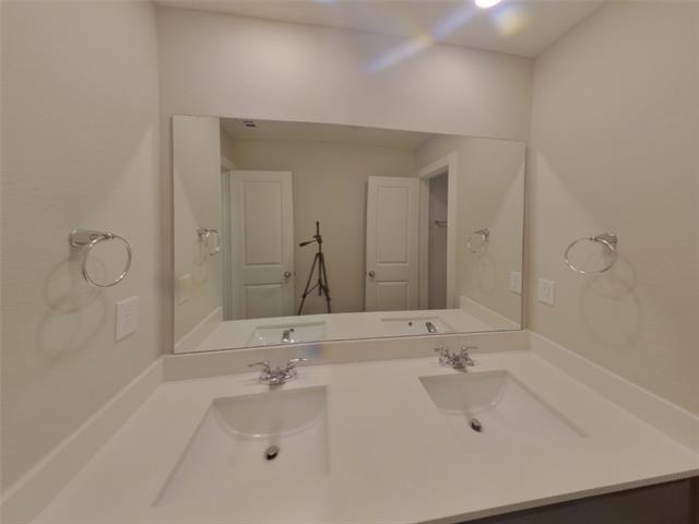 Building Photo - 210 Mansfield Ct
