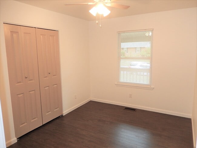 Building Photo - 1016 Caspan St