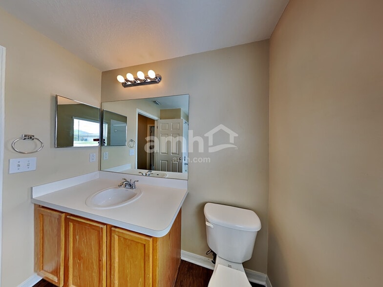 Building Photo - 27826 Breakers Dr