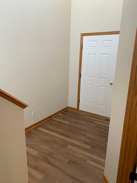 Building Photo - 9052 Tumbleweed Dr