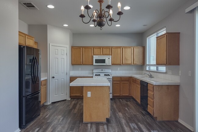 Building Photo - 9222 Cazador St