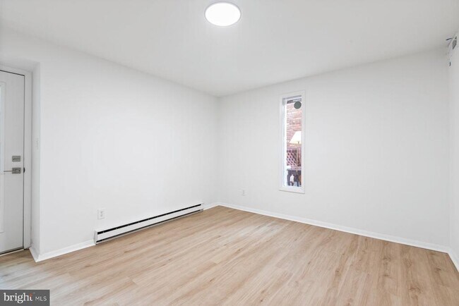 Building Photo - 207 S Patrick St