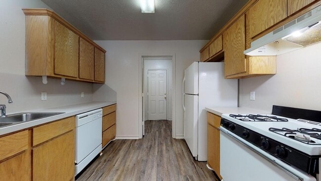 Building Photo - 3613 Elaine Dr