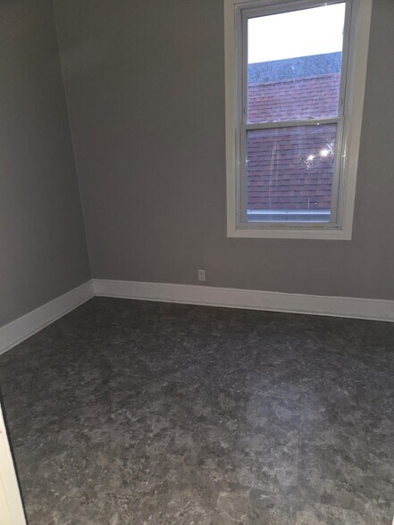 Building Photo - 8445 S Marquette Ave