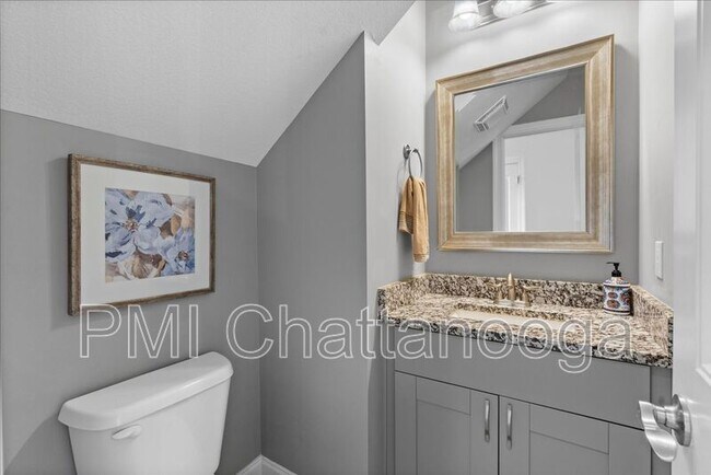 Building Photo - 8229 Pierpoint Dr