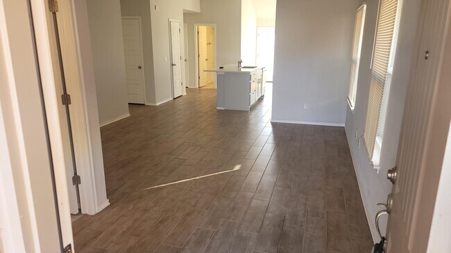 Building Photo - 4617 Emerald Knoll Rd