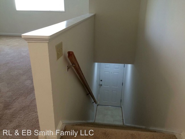 Building Photo - 205 Dawson Ave