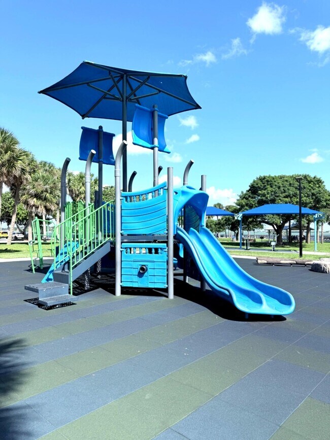 Building Photo - 3364 Jefferson St