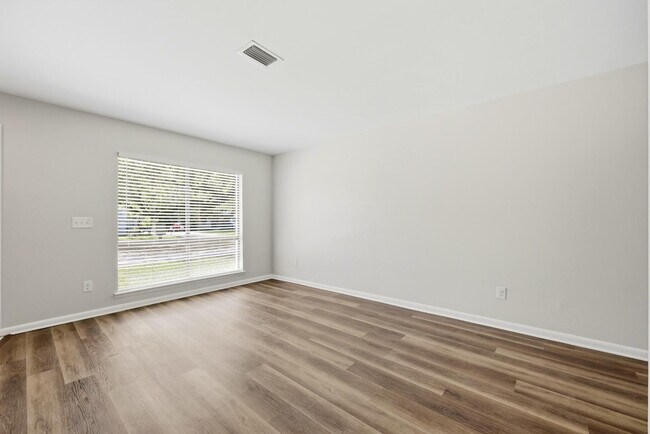 Building Photo - 1331 Cedar St