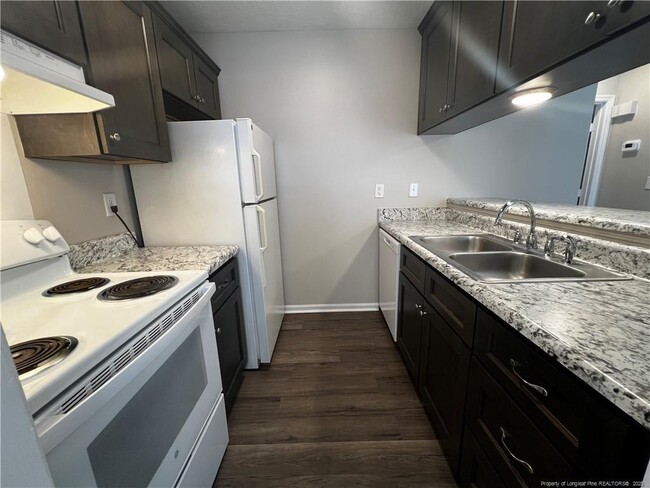 Building Photo - 1425 Ireland Dr