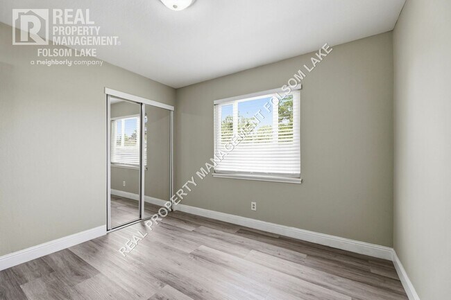 Building Photo - 619 Wales Dr