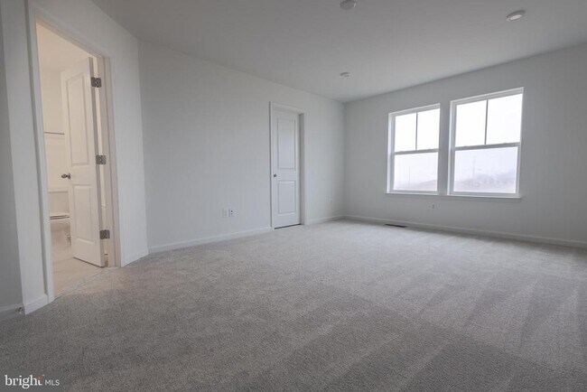 Building Photo - 25 Nymph Rd