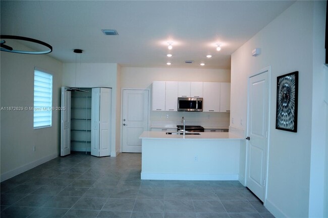 Building Photo - 8118 NW 42nd St