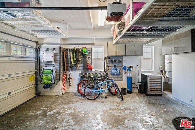 Building Photo - 6450 Lunita Rd