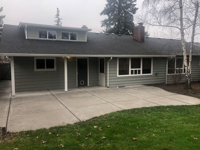 Building Photo - Stylish 4 bedroom 1.5 bath in SE Salem