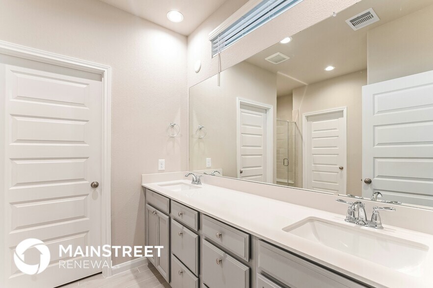 Building Photo - 9811 Falling Fern Ln