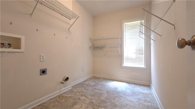 Building Photo - 135 Friars Head Dr NE