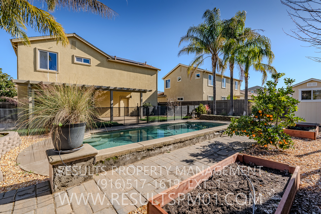 Building Photo - Beautiful Updated West Park Home with Salt...