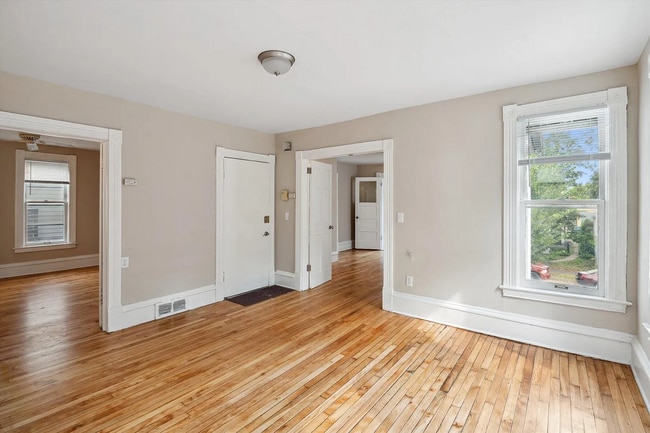 Building Photo - 2812 Garfield Ave