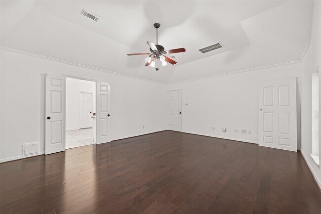 Building Photo - 2627 Double Lake Dr