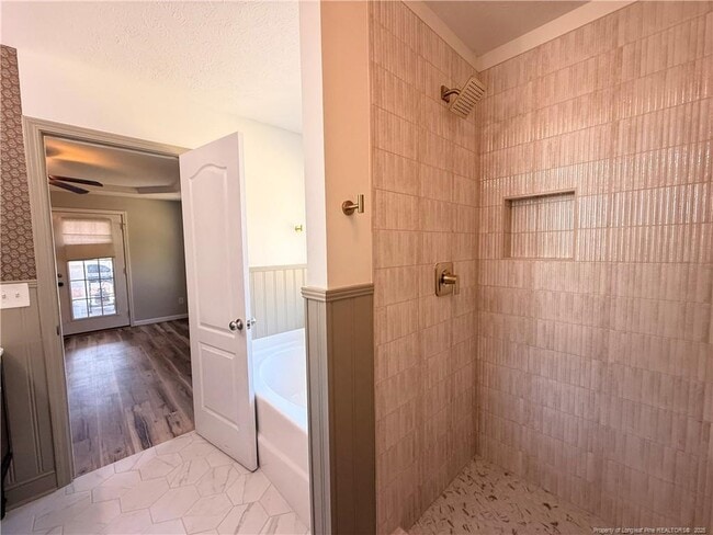 Building Photo - 254 Eclipse Dr