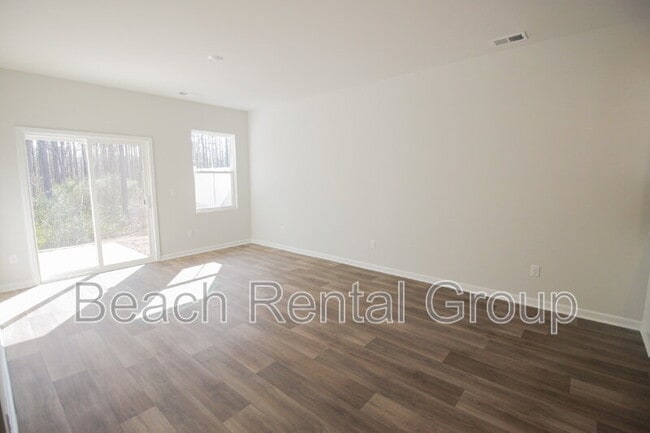 Building Photo - 1382 Speedway St