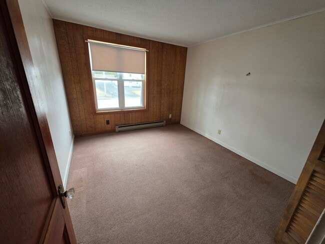 Building Photo - 515 Main St