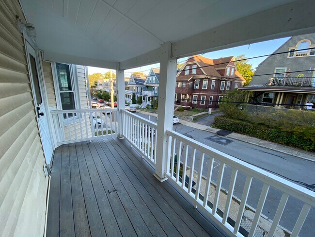 Building Photo - 73 Hall Ave