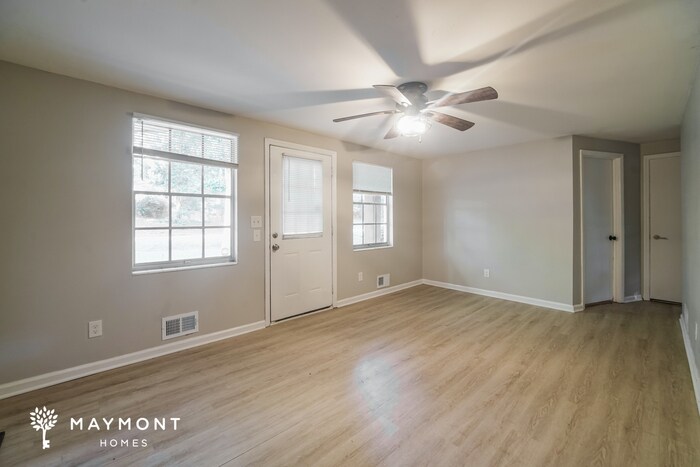 Building Photo - 2116 Terry Ln