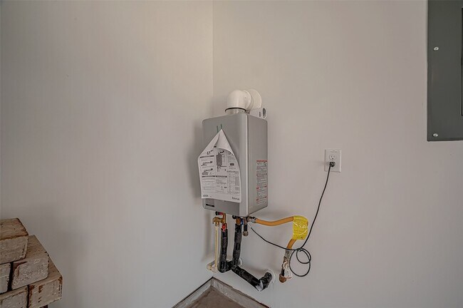 Building Photo - 7134 Glennwick Grv Ln