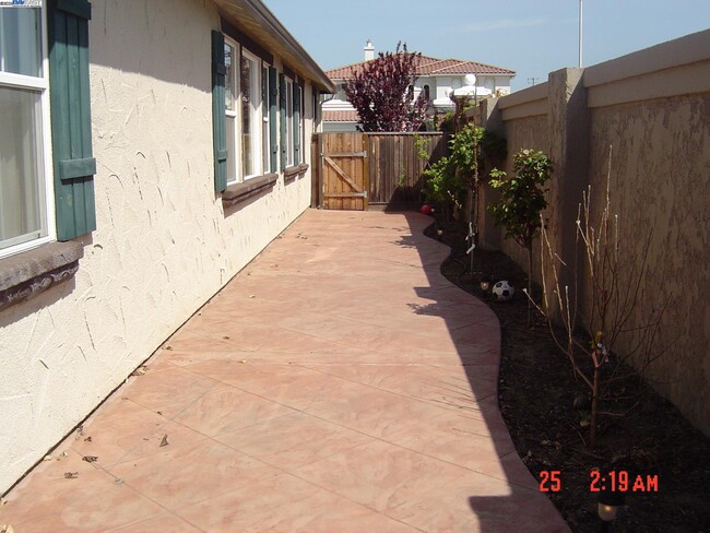 Building Photo - 37297 Aleppo Dr