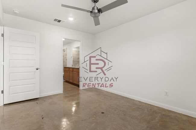 Building Photo - 912 Cherry Laurel Ln