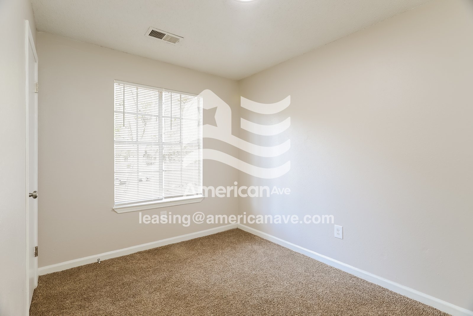 Building Photo - 1049 Northwood Dr